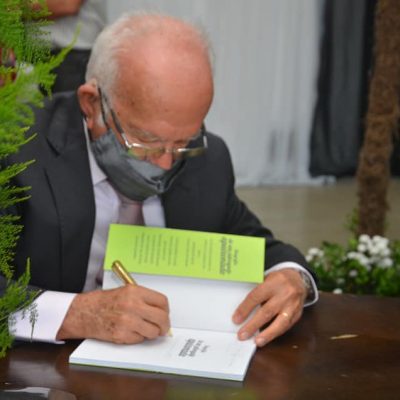 Livro Biografia de um Advogado Apaixonado é lançado em Recife, no Pernambuco